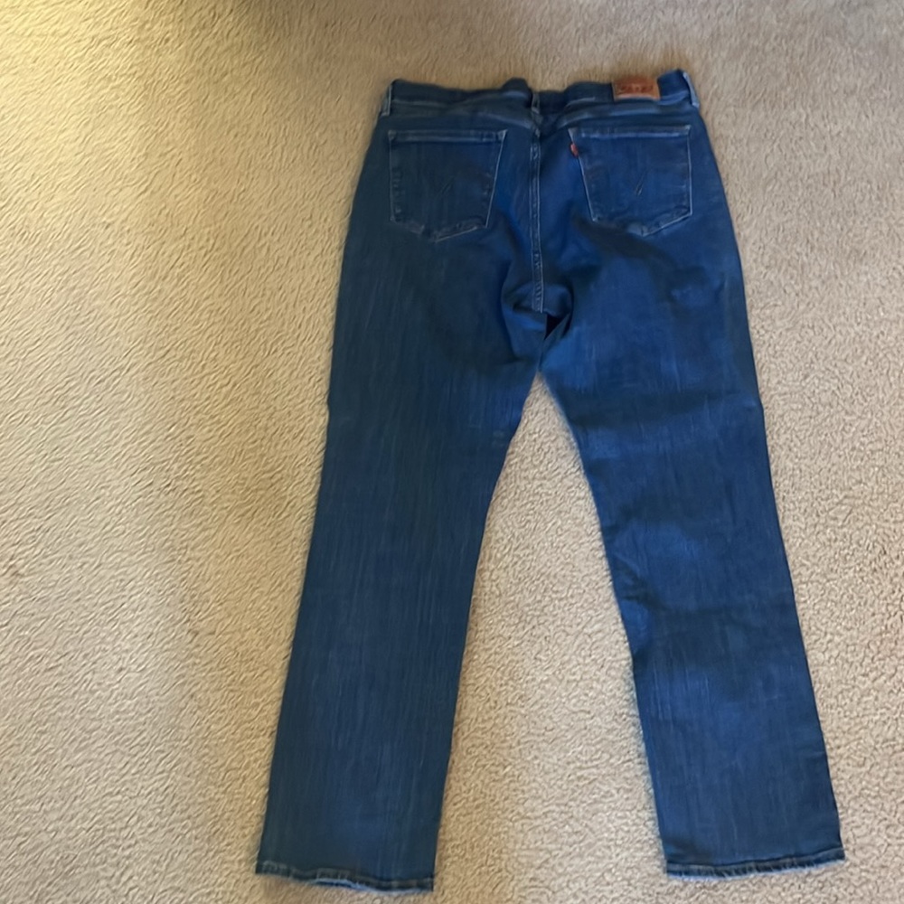 Soft Levi’s Jeans View 3